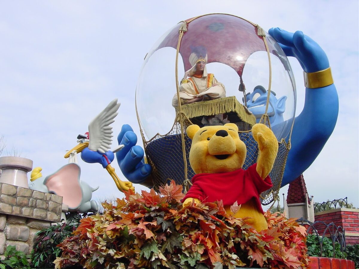 Share A Dream Come True Parade - Aladdin and Winnie the Pooh Float