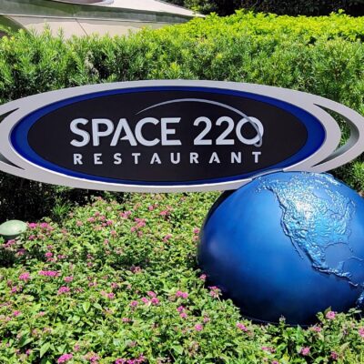 Epcot Space 220 Restaurant Background Wallpaper