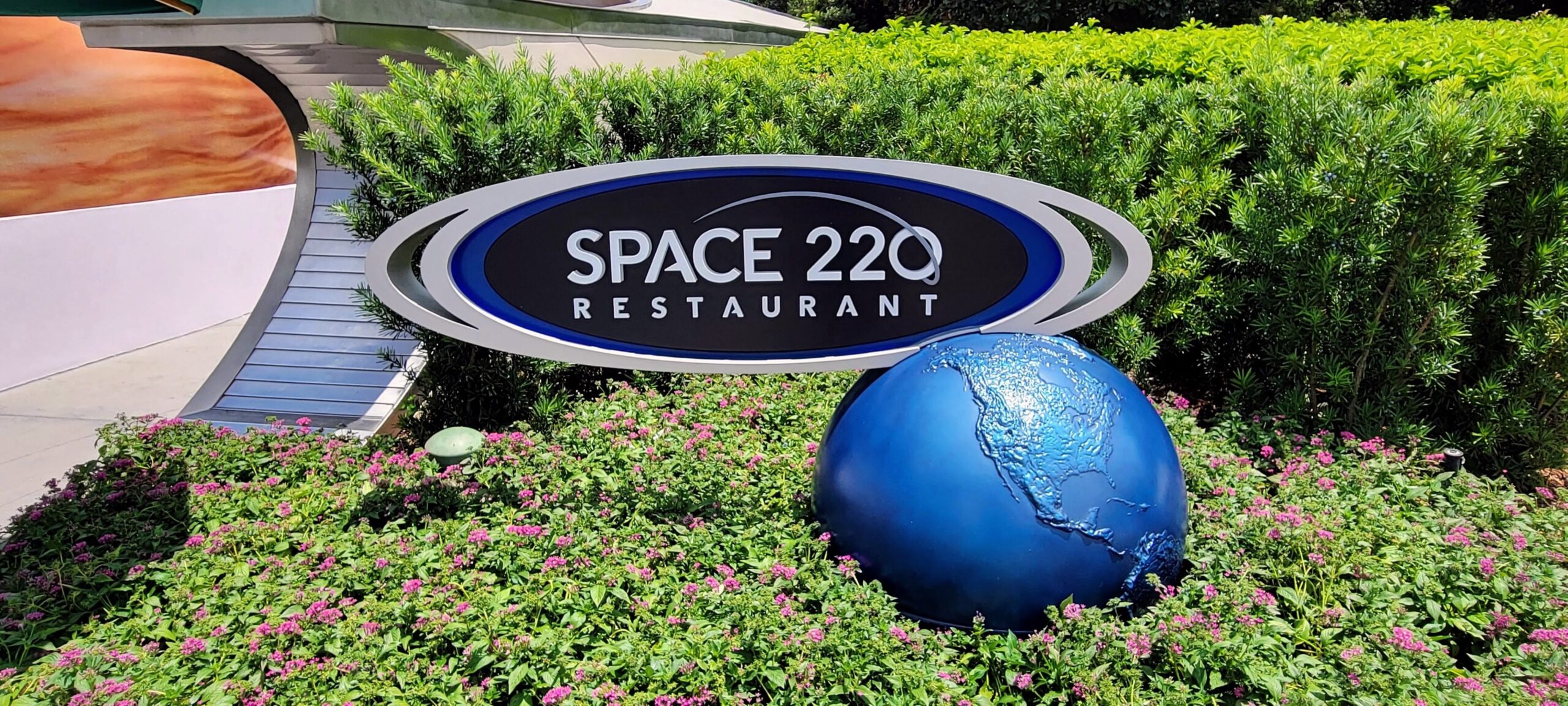 Epcot Space 220 Restaurant Background Wallpaper