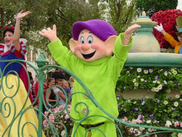 Disney's Magical Moments Parade - Dopey